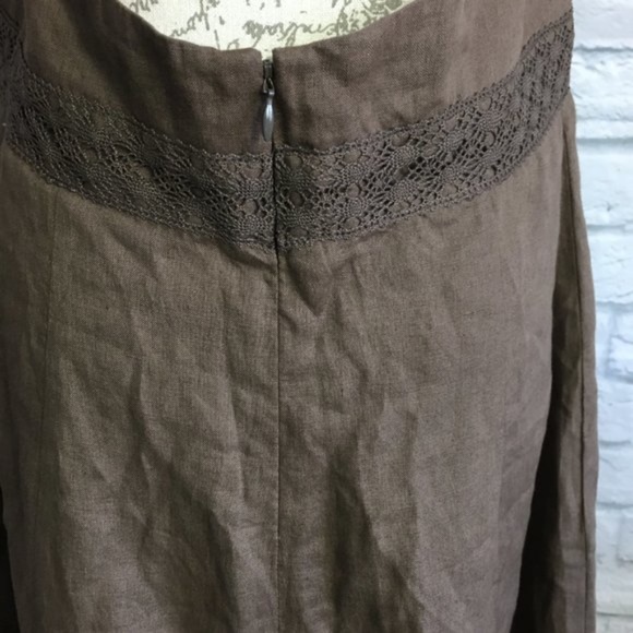 A Pea in the Pod Maternity Linen & Lace Dress - Picture 6 of 8